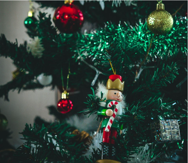 Enhancing the Festivities of Christmas with Flocked Artificial Trees and Faux Garland